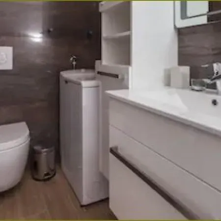 Dub Apartment *